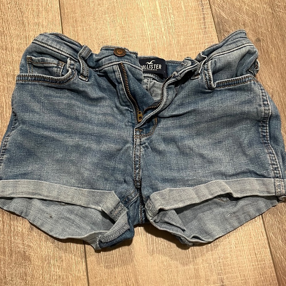 Hollister Denim shorts. W24.